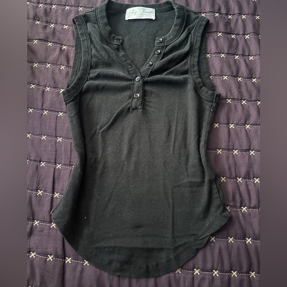 Sleeveless Black Button-up Tank top - Picture 1 of 3